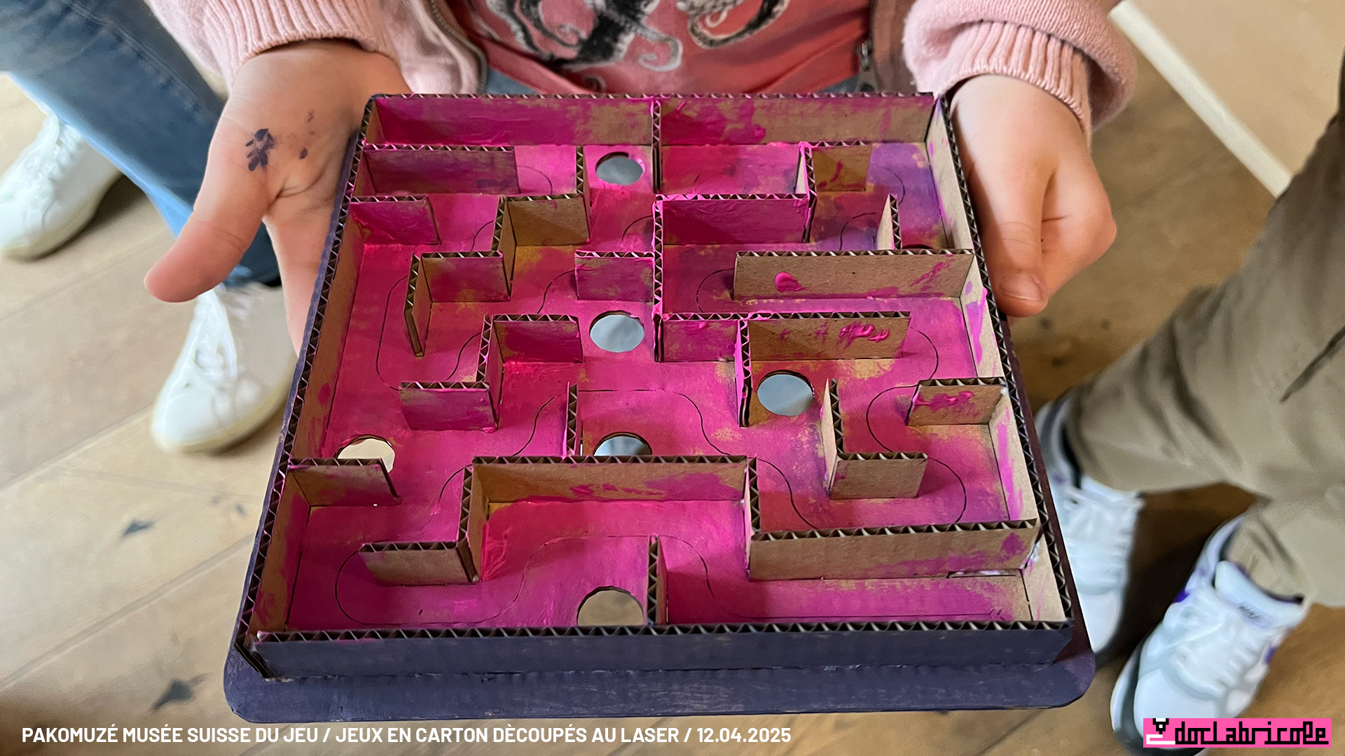 Atelier jeux en carton en découpe laser Pakomuzé au Musée suisse du Jeu