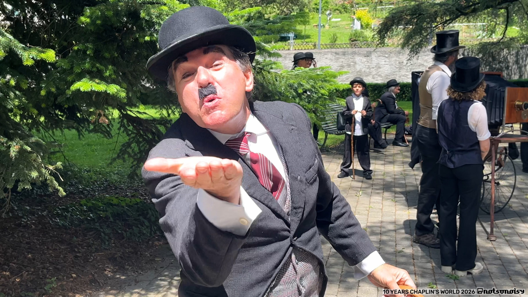 logo humain Chaplin's World par notsonoisy Guillaume Reymond